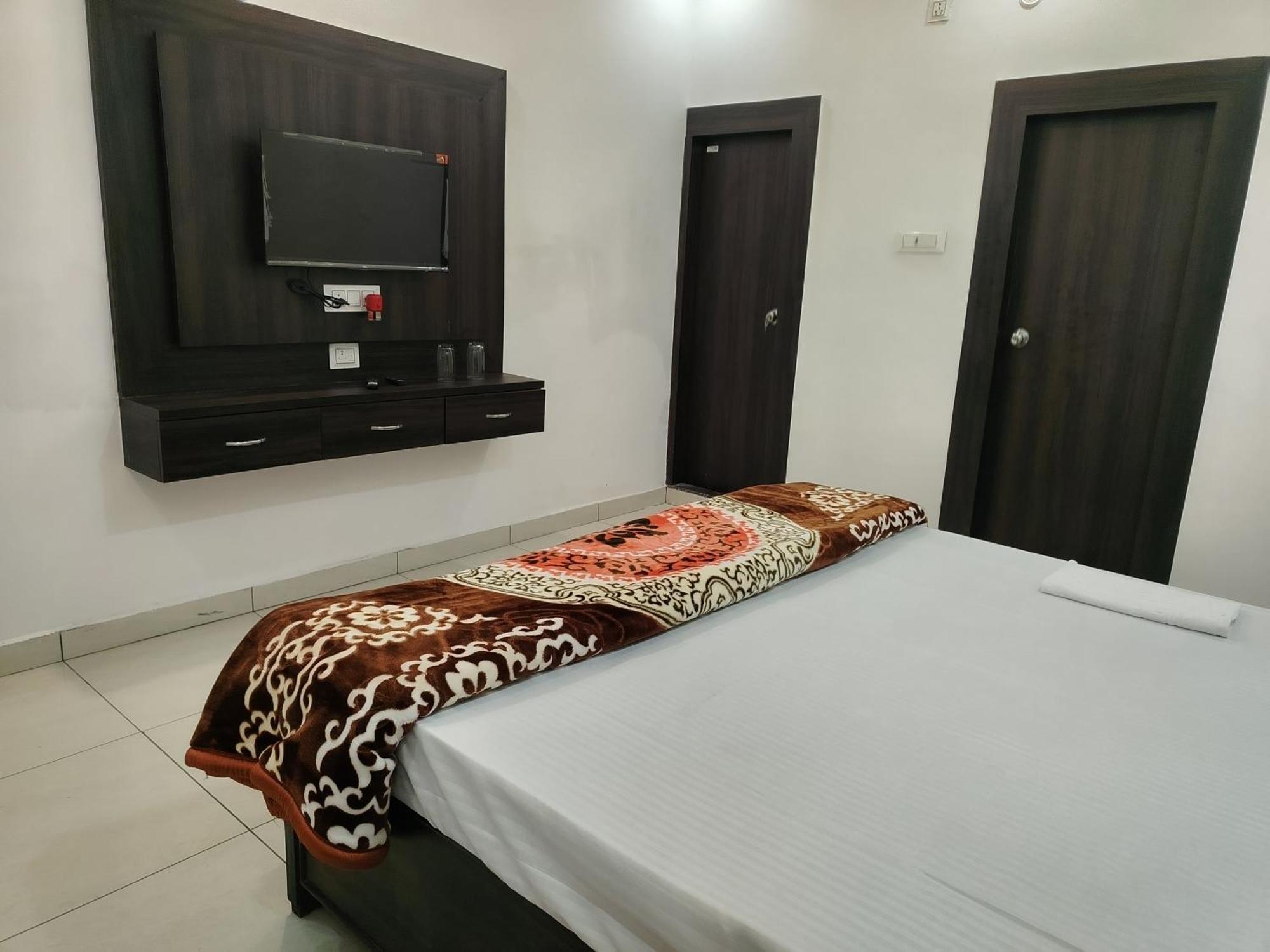 Hotel Dev International Khalilabad Exterior foto